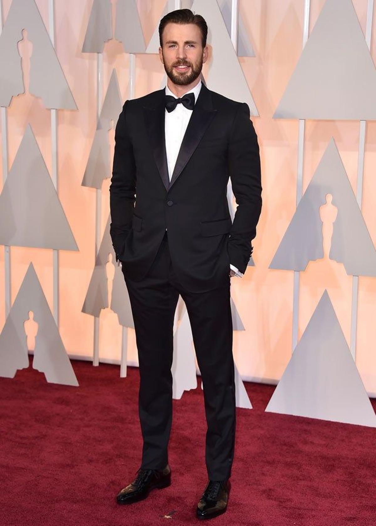 Chris Evans en la alfombra roja de los Oscar 2015.