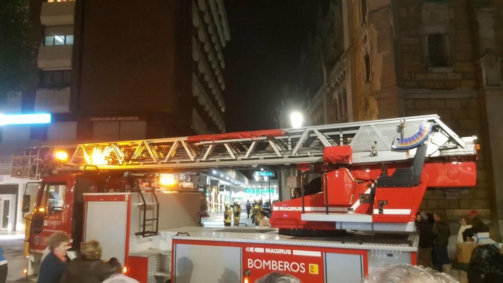 Incendio en la calle Nueve de Mayo de Oviedo