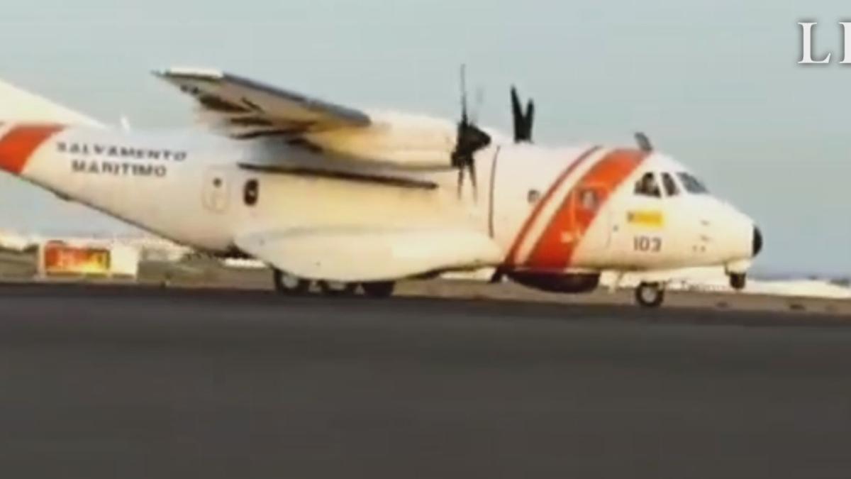 Un avión de Salvamento Marítimo aterriza de emergencia