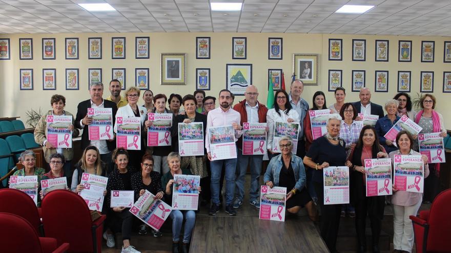 Almáchar y la uva moscatel, en el calendario solidario de la asociación contra el cáncer &#039;Esperanza&#039; de la Axarquía