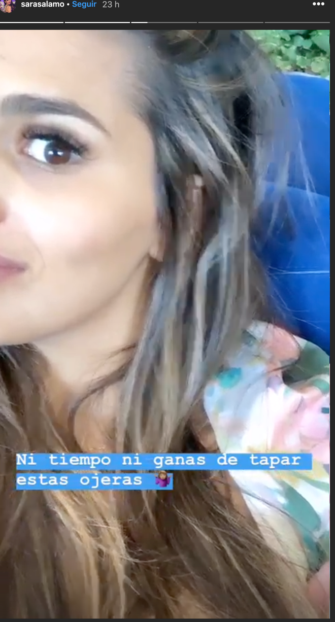 Sara Sálamo no tiene tiempo para maquillarse las ojeras