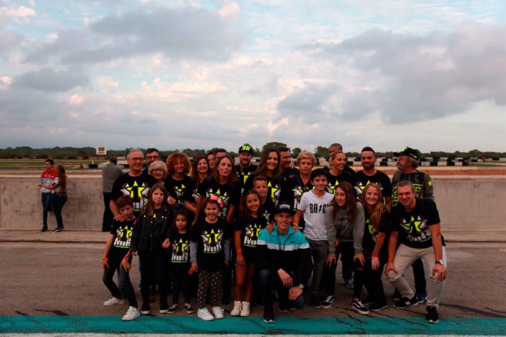 Miles de personas celebran con Joan Mir el título de Campeón del Mundo de Moto3