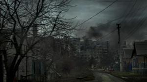 La ciudad de Bajmut bajo el humo provocado por un bombardeo del Ejército ruso.