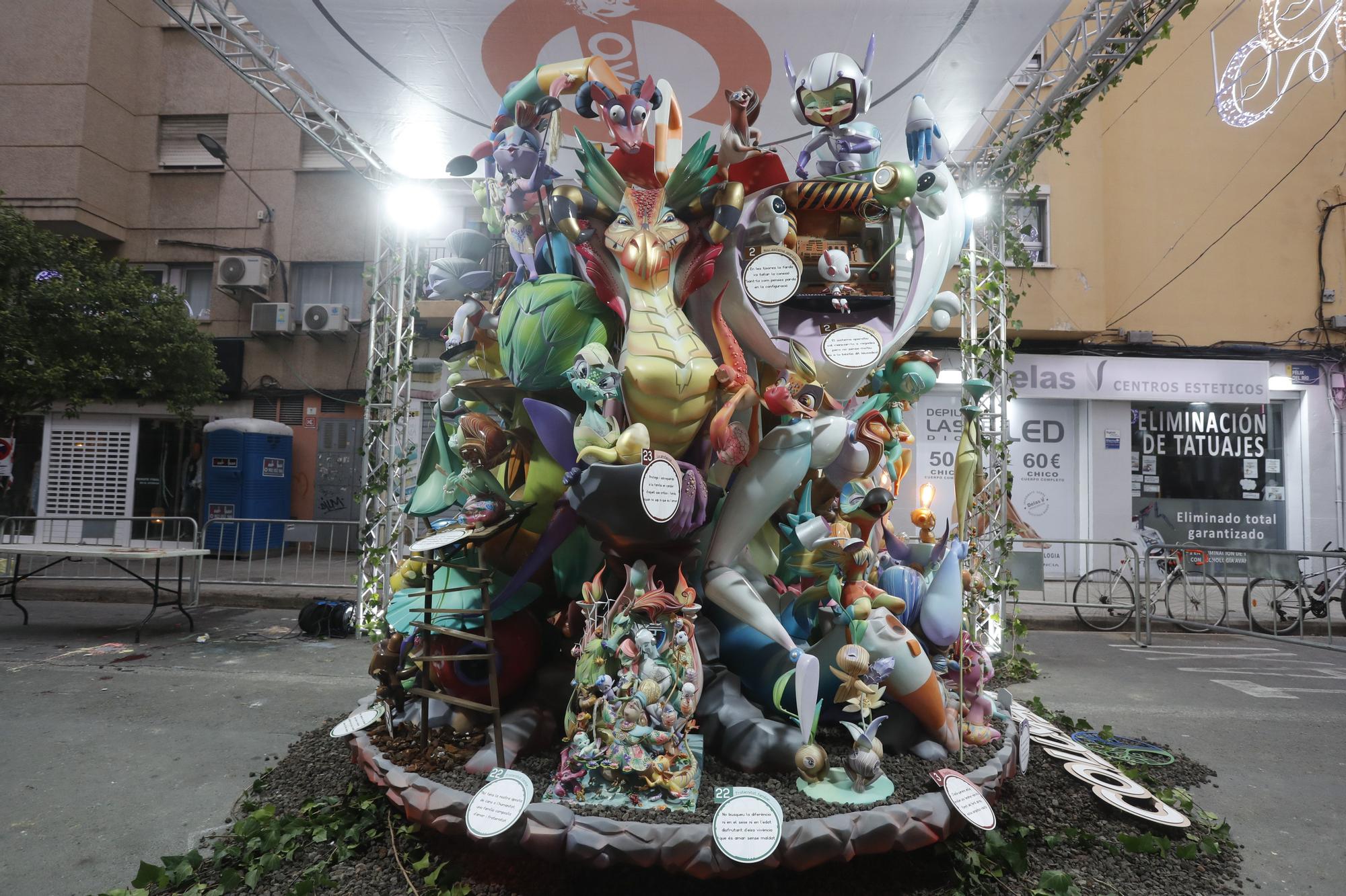 Todas las fotos de la falla infantil de Gayano Lluch