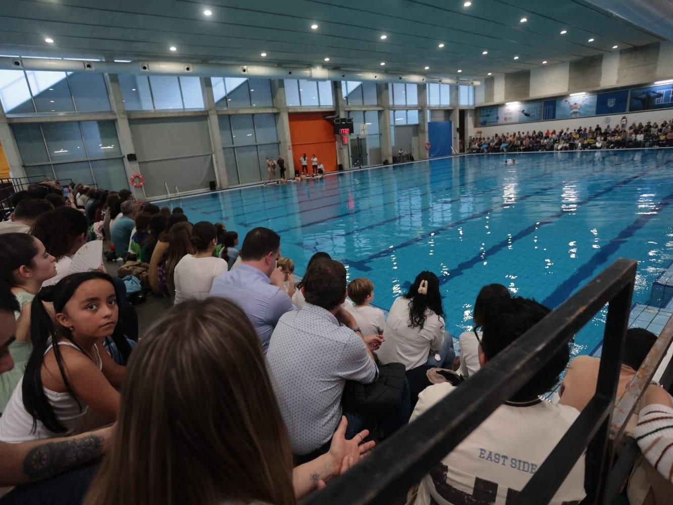Exhibición solidaria por la dana del equipo español de natación artística