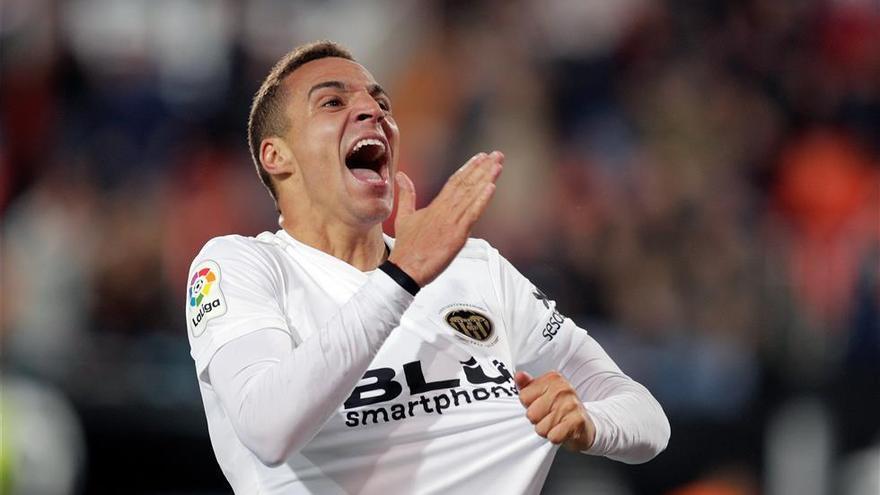 Rodrigo mete al Valencia en semifinales (3-1)