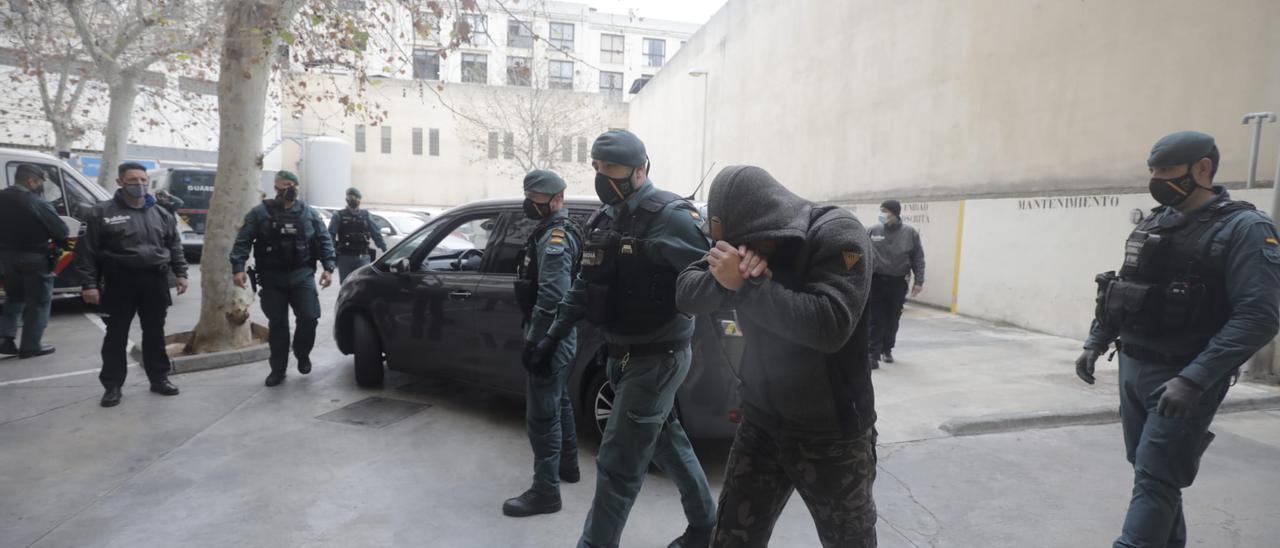 Los cuatro guardias civiles detenidos por el espionaje a una mujer en Mallorca pasan a disposición judicial