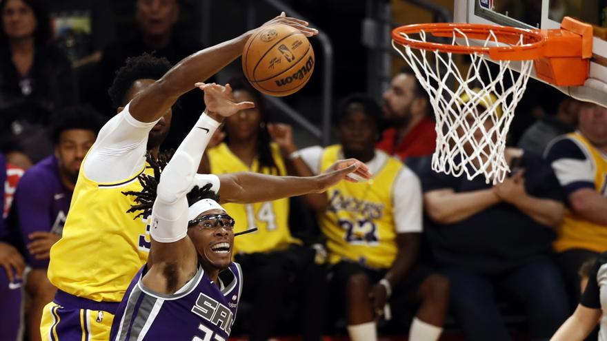 Amplia derrota para los Lakers en el inicio de la pretemporada