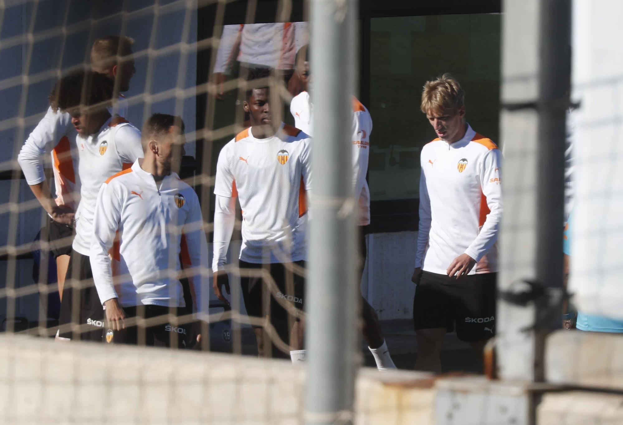 Entrenamiento del Valencia, a puerta cerrada