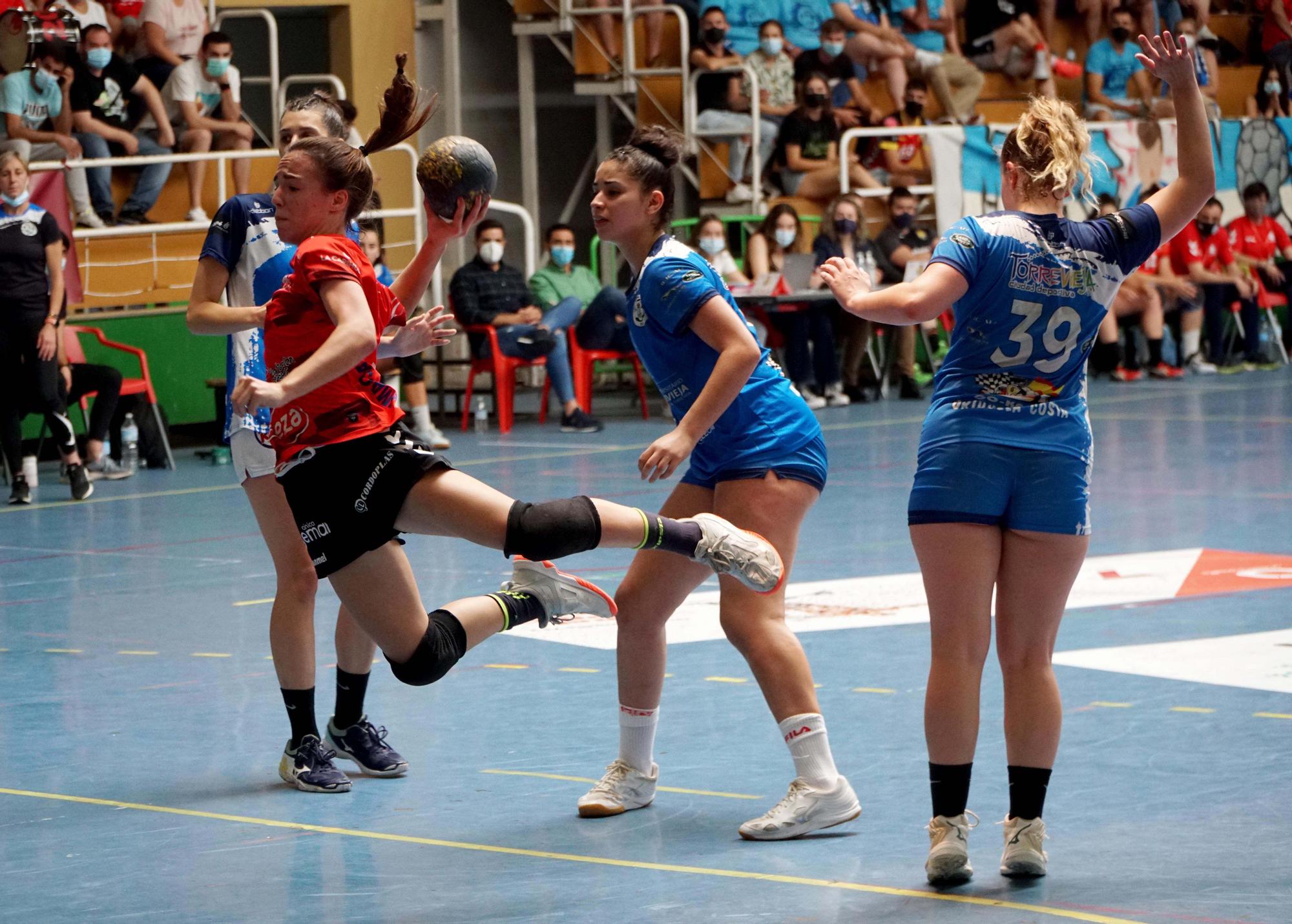 El Deza Córdoba BM da el salto a la Plata femenina de balonmano