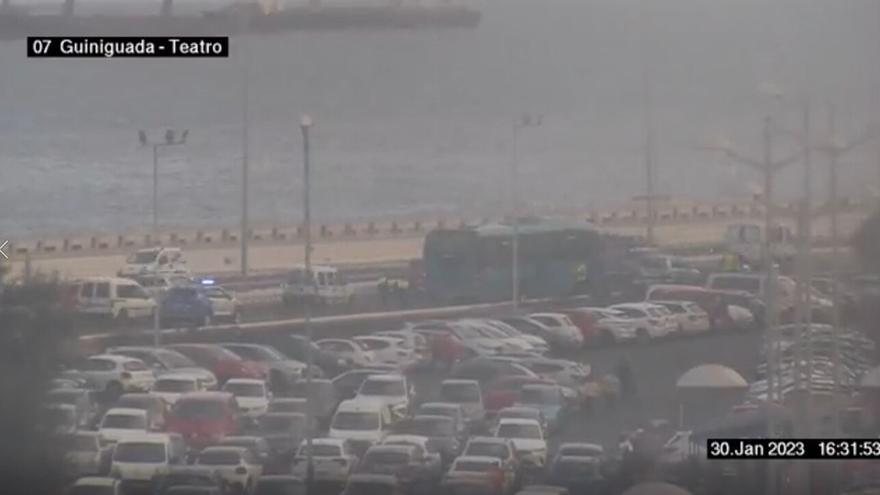 Un accidente con cuatro vehículos implicados colapsa la Avenida Marítima en Las Palmas de Gran Canaria