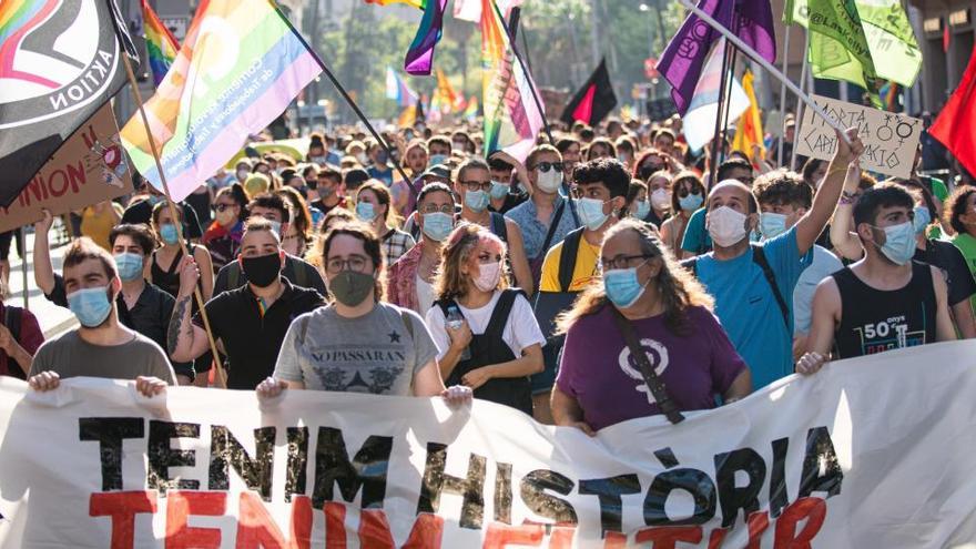 Capçalera de la manifestació LGBTI a Barcelona aquest dissabte 27 de juny