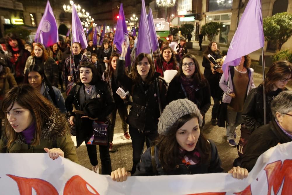 Vigo sale a la calle para "luchar por la construcc