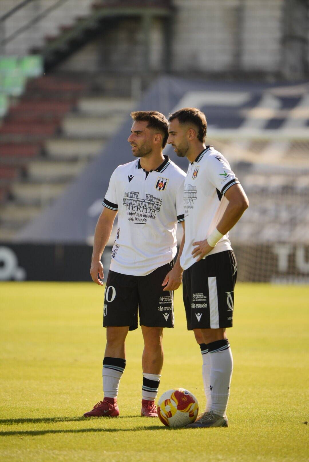 Las imágenes del partido entre Mérida y Arenteiro