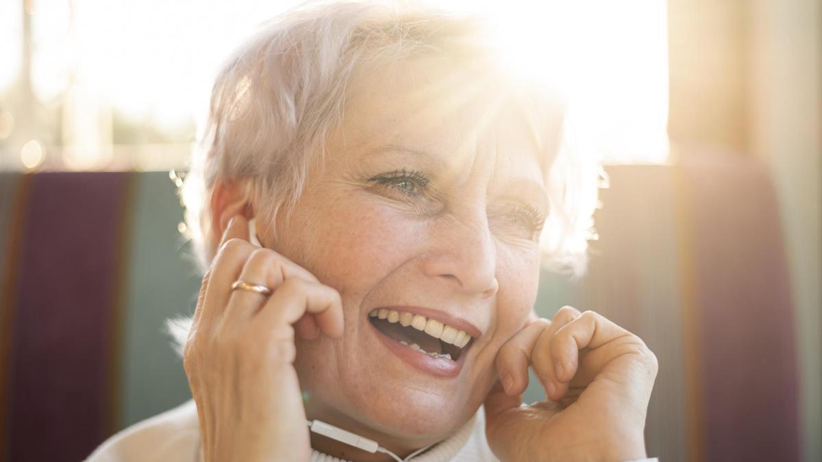 Son muchos los factores que influyen en la salud oral en el adulto mayor.