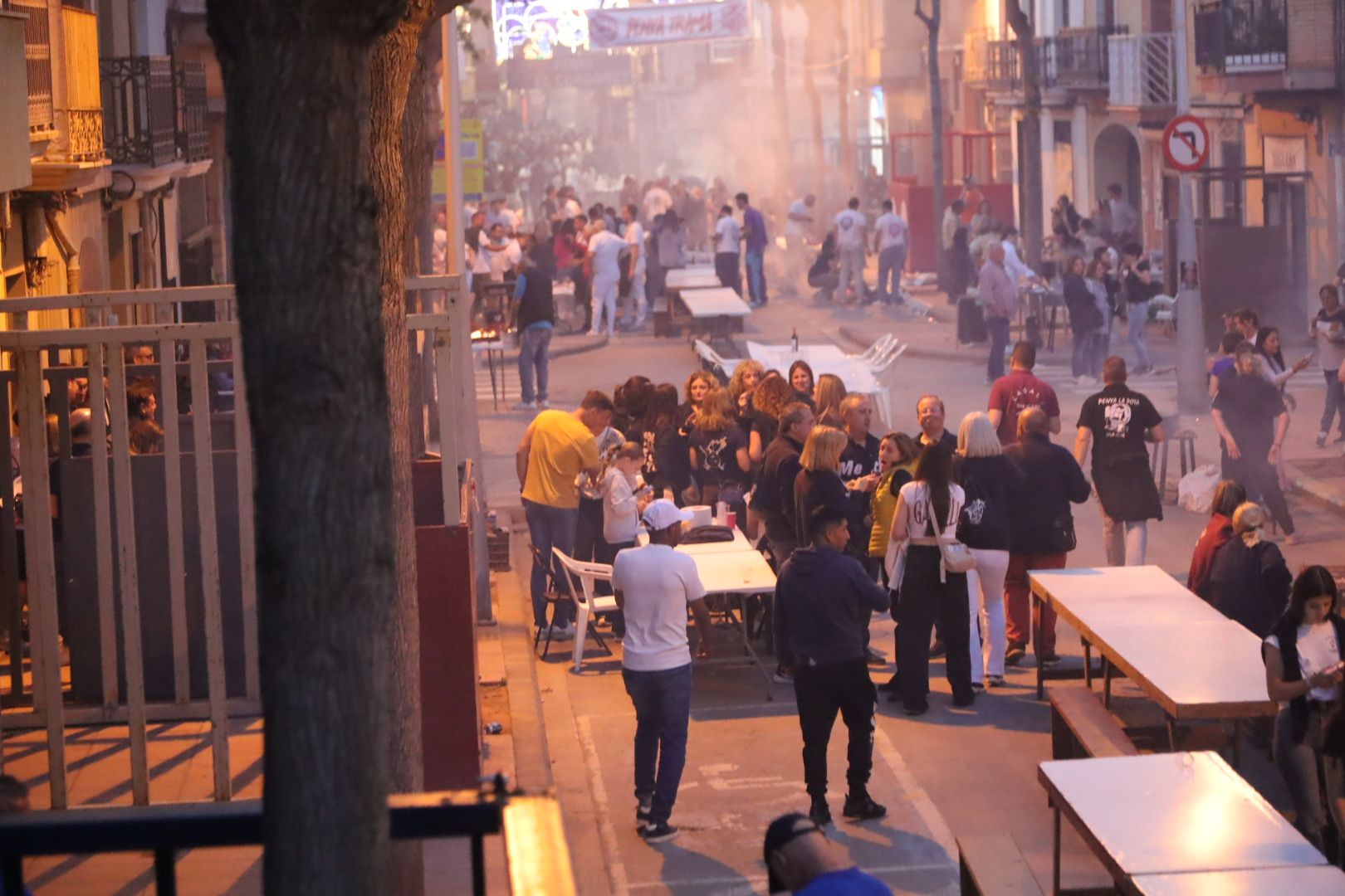 FOTOGALERÍA I Las imágenes de la Nit de la Xulla y del encuentro de elaboración de allioli de las fiestas de Vila-real