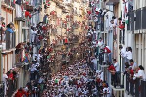 Increíbles imágenes aéreas del primer encierro de los Sanfermines 2024