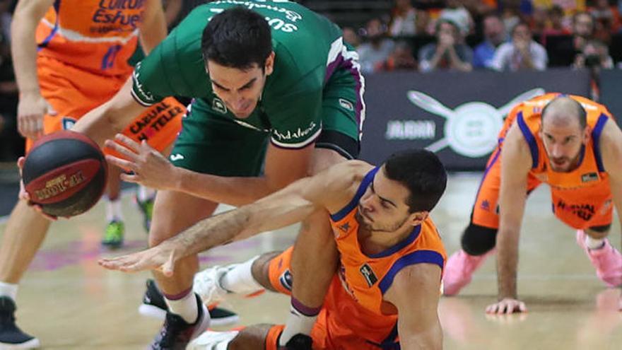 Nueva derrota del Valencia Basket y pitada en La Fonteta