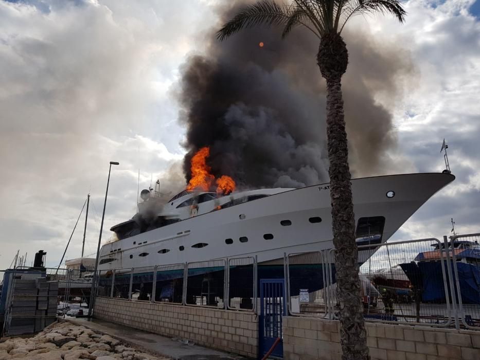 Arde un yate en el puerto pesquero de Alicante