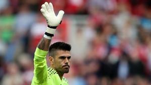 Víctor Valdés no pudo evitar el descenso de un Boro en el que destacó