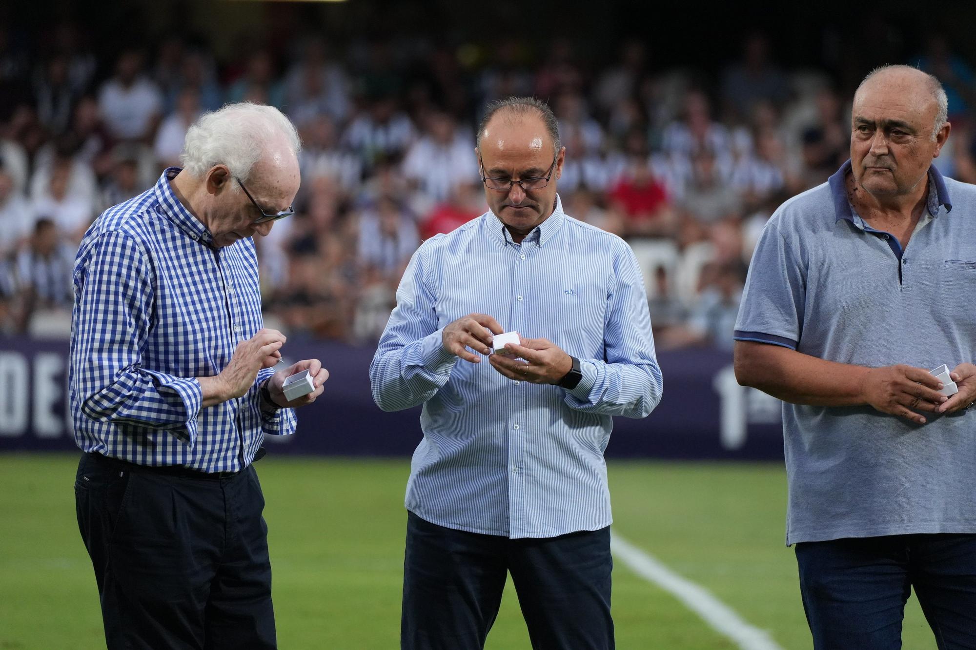 Galería: La afición albinegra disfruta en Castalia de la victoria del CD Castellón