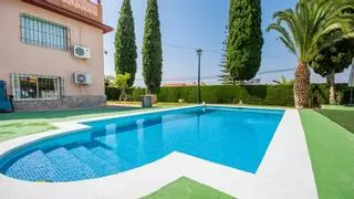 Llenar las piscinas tendrá un sobrecoste en Alhaurín de la Torre si se despilfarra agua