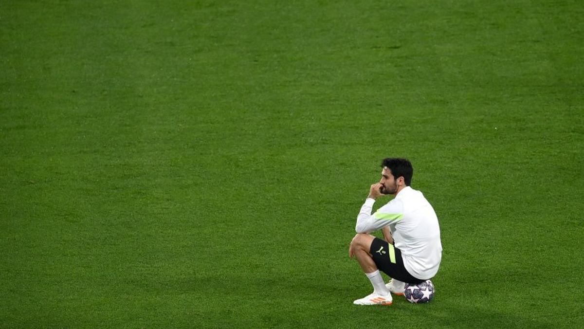 Gündogan, en actitud pensativa en Estambul en el entrenamiento previo a la final de la Champions.