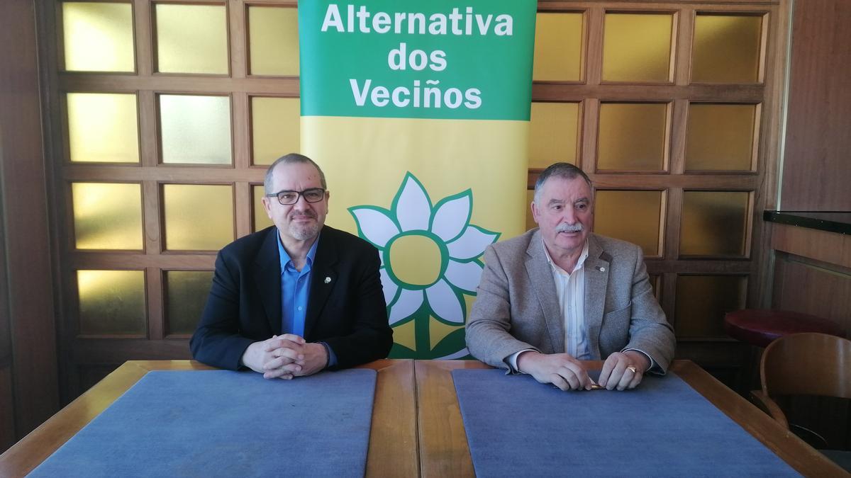 Paris Joel, a la izq., con García Seoane en su presentación como candidato por Sada.