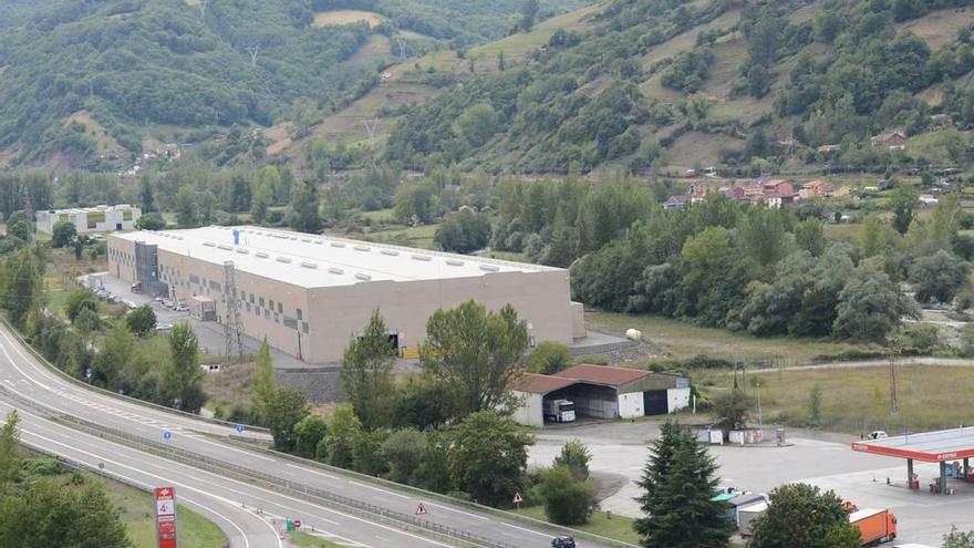 La planta de Asturiana de Laminados, en Villallana (Lena), que recibió ayudas en una convocatoria anterior.