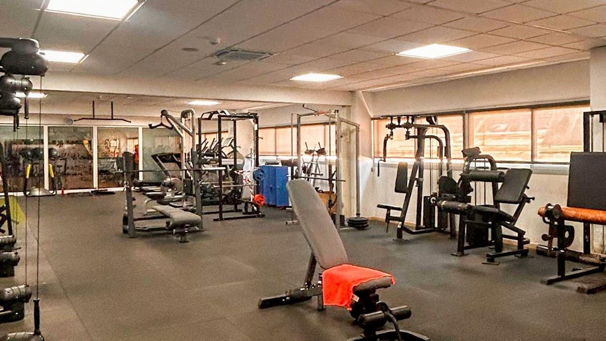 Estado actual de la sala de musculación del polideportivo de Formentera