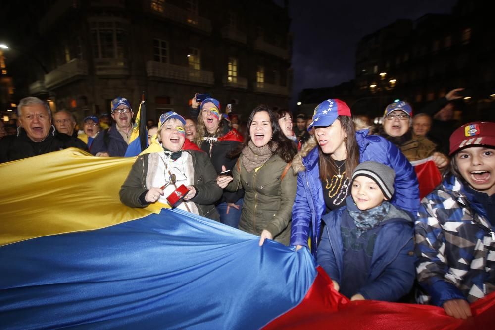 Los manifestaciones se reunieron en la farola de Urzáiz