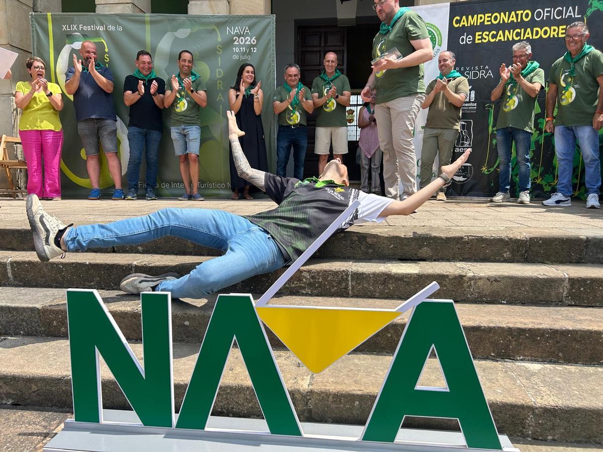 EN IMÁGENES: Concurso de escanciadores del Festival de la Sidra de Nava EN IMÁGENES: Concurso de escanciadores del Festival de la Sidra de Nava