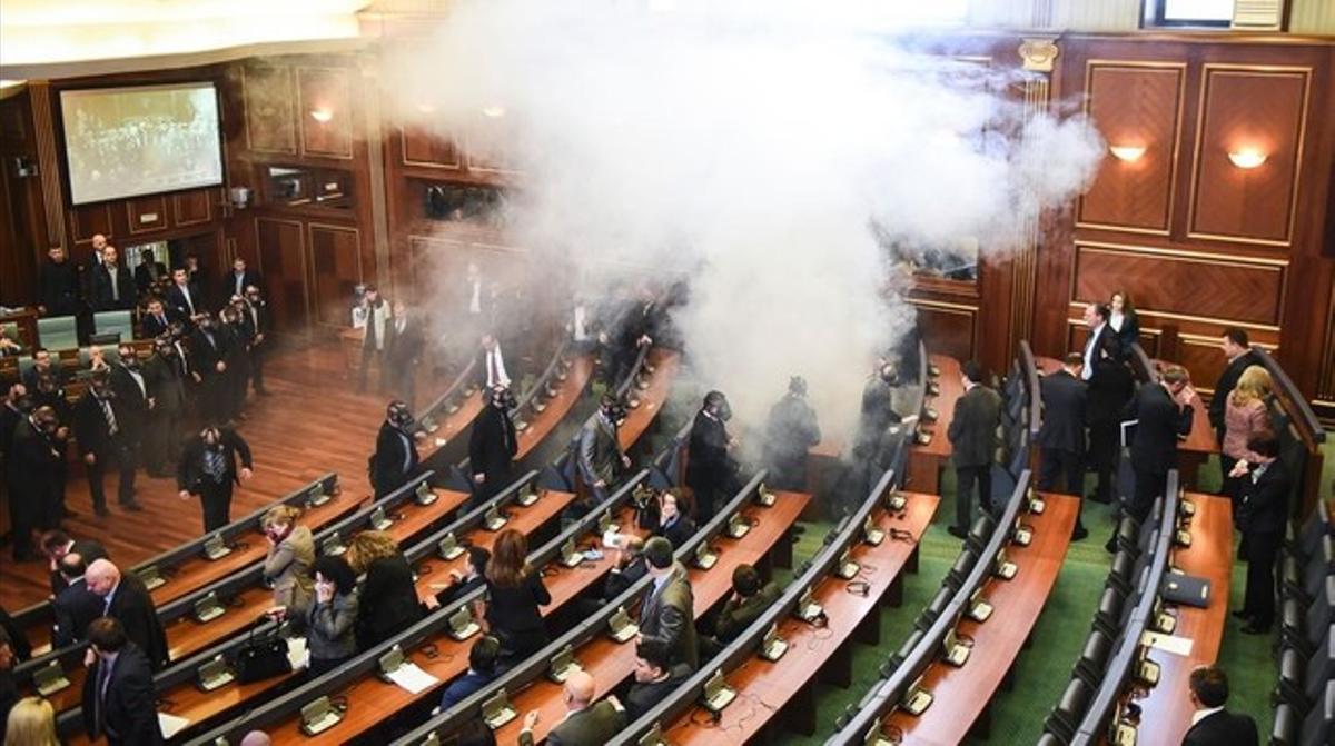 mbenach32856437 topshot   members of kosovo s parliament disperse 160219135133