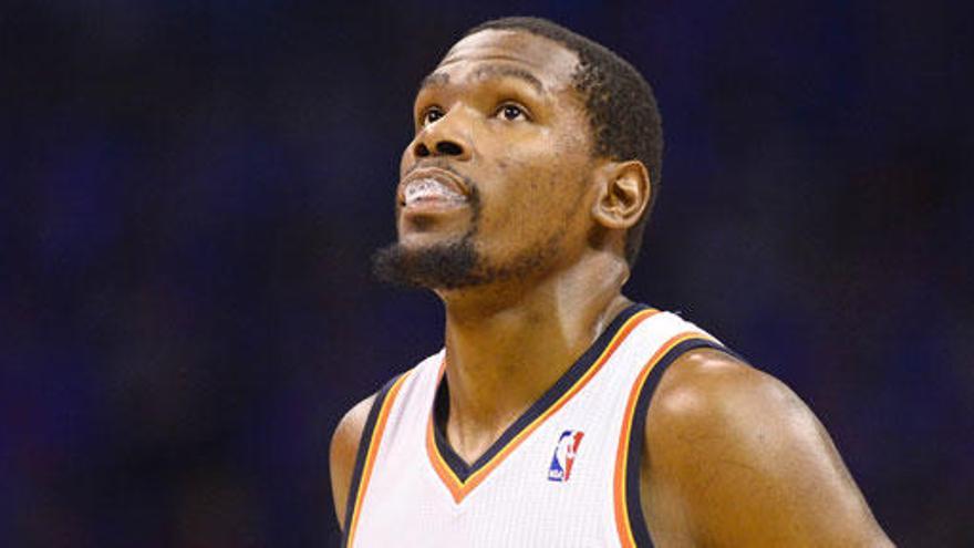 Kevin Durant signa amb els Golden State Warriors