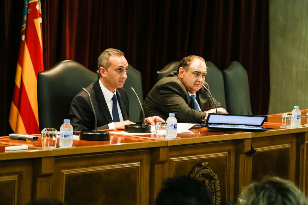 El Colegio de Abogados de Orihuela organizó una jornada sobre Derecho Civil valenciano y tribunales consuetudinarios, entre los que aspira a ser reconocido el Juzgado Privativo de Aguas de Orihuela.