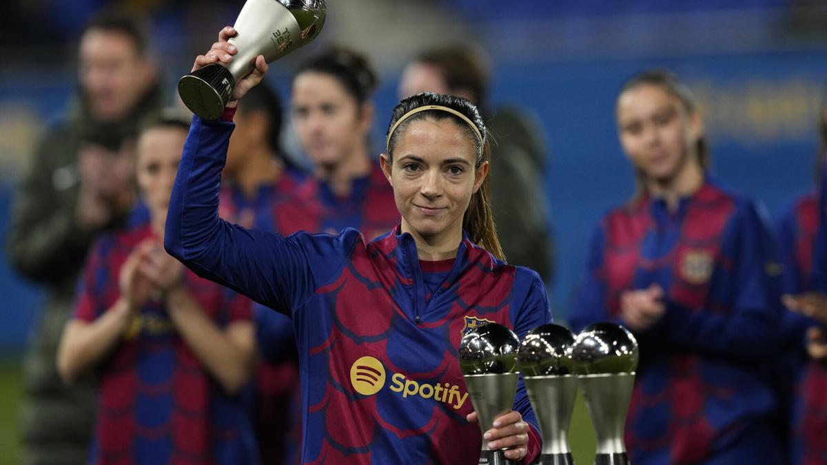 Aitana Bonmatí posa con el The Best 2023