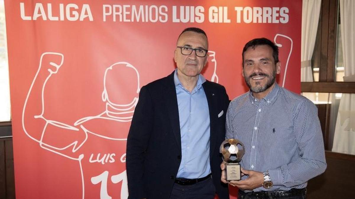 Rubén Fontes recoge el premio a mejor delegado de Segunda