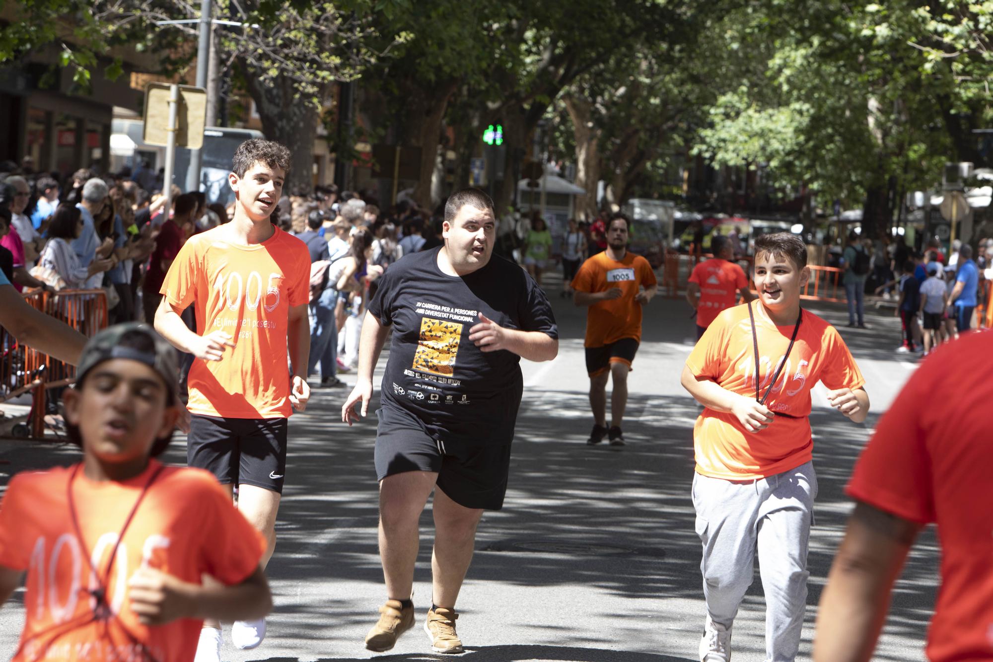 Más de 1.200 personas participan en la XV edición de la carrera de Aspromivise