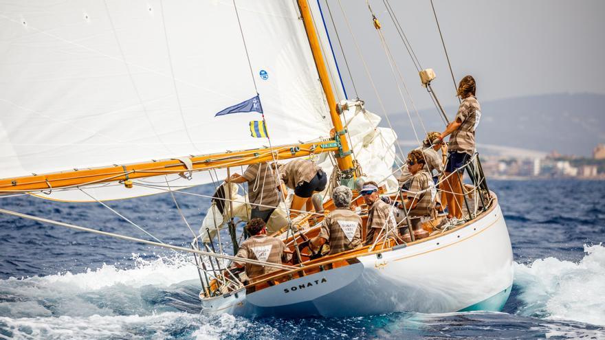 El Sonata (1937) ganó la prueba de hoy y se colocó líder de la clase de barcos anteriores a 1950