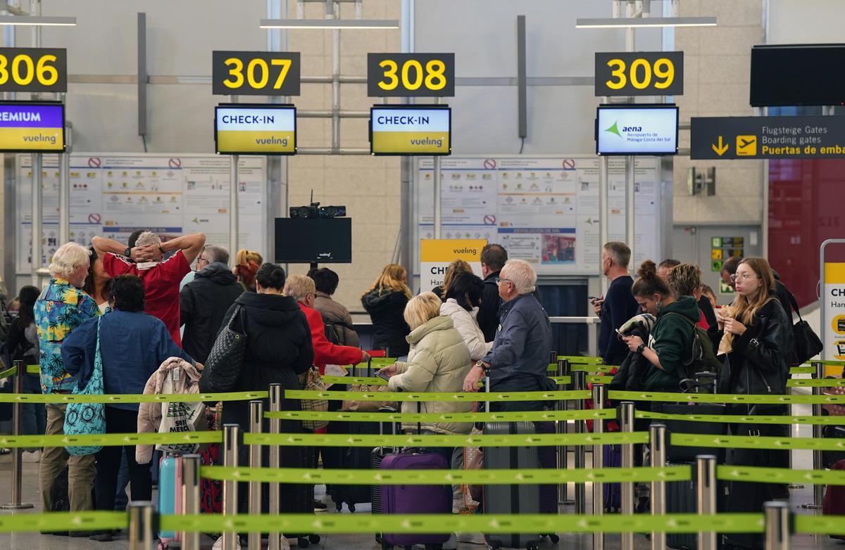 El aeropuerto de Málaga vive su día de mayor actividad de Navidad