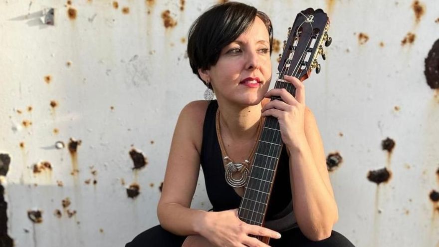 Sara Brito, cantautora: «La música es mi forma de vida, no una meta de fama»