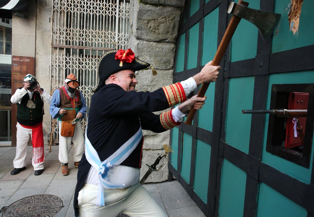 Los vigueses abarrotan las calles del Casco Vello en el día grande de la Reconquista