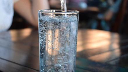 TRUCOS ADELGAZAR | Cuánta agua debes de beber al día para perder unos kilos
