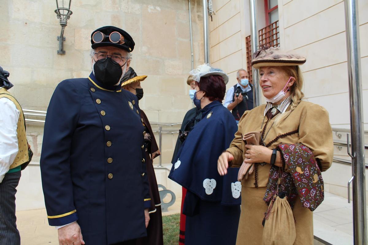 Escenas de Novelda Modernista.