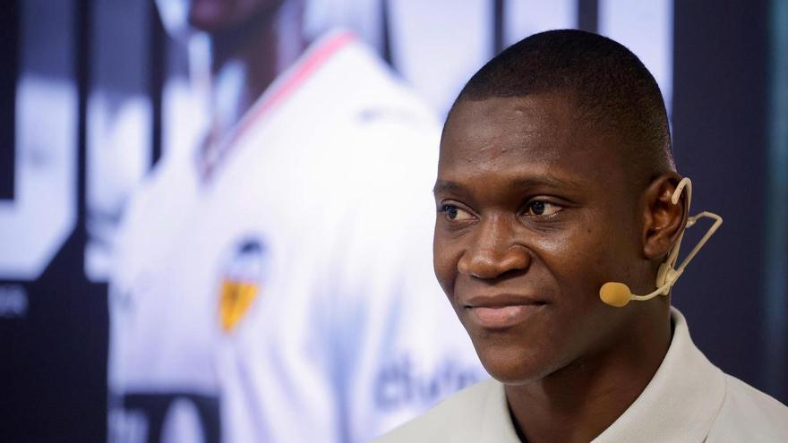Aliou Dieng, quinto jugador de Mali para el Valencia CF: la historia de los africanos en Mestalla