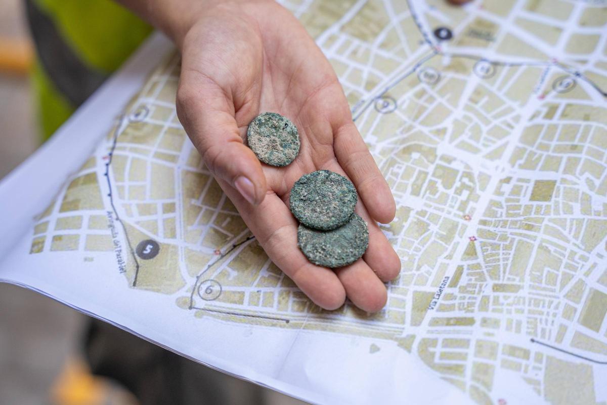 Encuentran restos arqueológicos de la época medieval en las obras de La Rambla