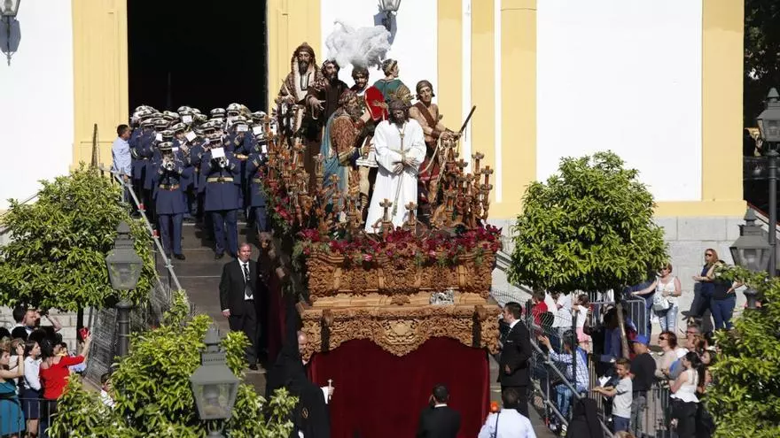 Con los penitentes, el alma y el corazón partidos entre las dos orillas