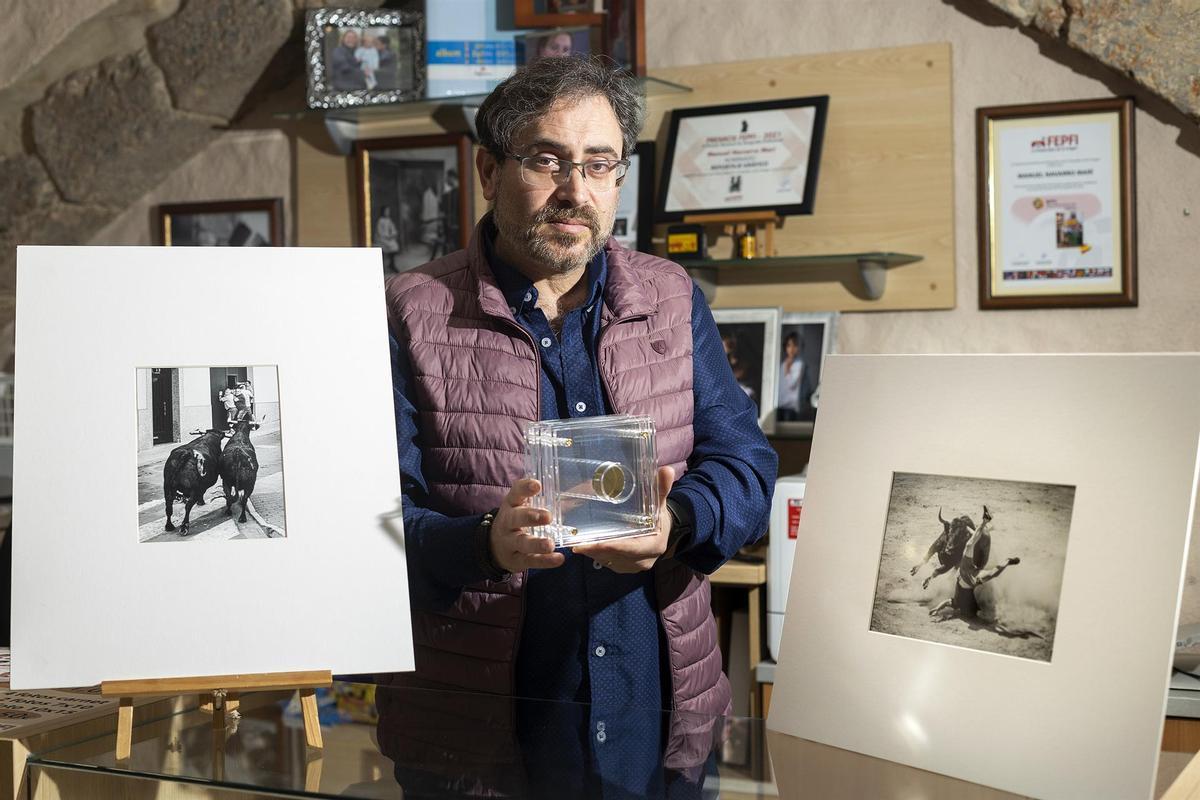 Navarro con el premio