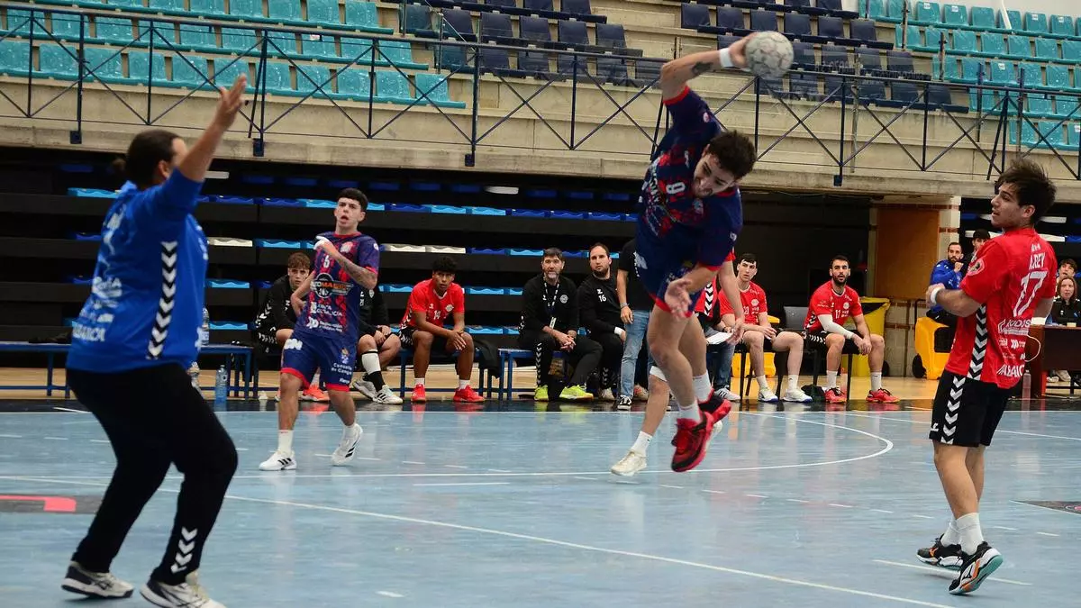 Las exclusiones y la precipitación privan al Automanía Luceros del triunfo