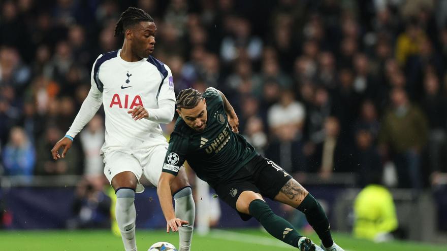 Udogie, durante el partido de ayer